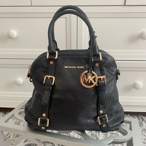 🔥Michael Kors Black Pebbled Leather Handbag👌
